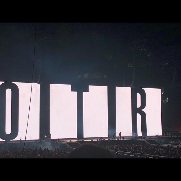 Meet your Posher, Tomika - Picture 1 of 1